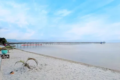 Mau Healing? Ini Deretan Pantai Pasir Putih Cantik Dekat Danau Toba