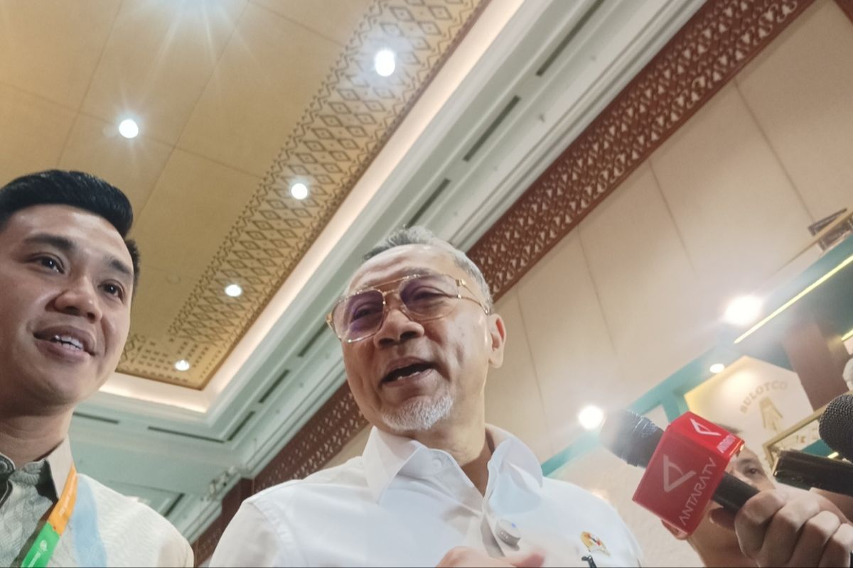 Zulkifli Hasan: Harga Kelapa Mahal Untungkan Petani, Ekspor Tetap Berjalan