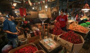Harga Pangan Nasional Terkini: Daging Ayam Naik, Cabai Rawit dan Beras Turun Tipis