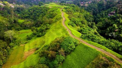 10 Wisata Bukit Terindah di Indonesia yang Wajib Kamu Kunjungi