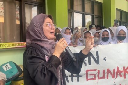 Kepala SMAN 9 Tambun Selatan Kurniawati (Kompas.com)