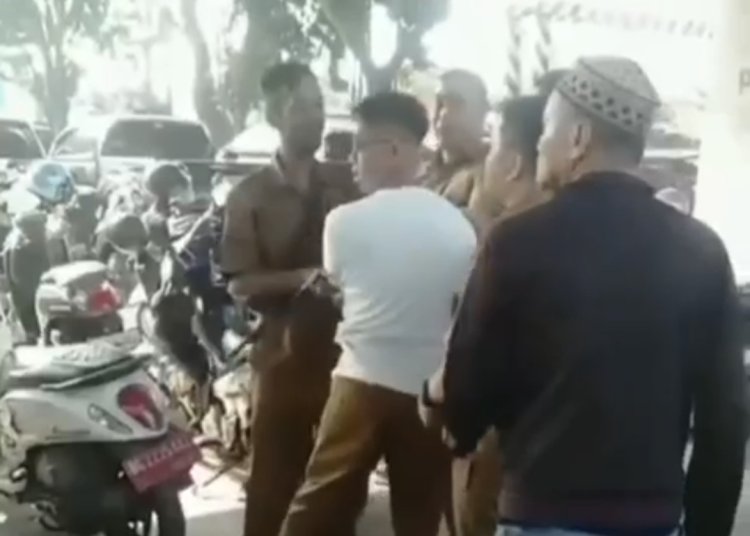 baku hantampegawai Dinas PUPR Palembang (lambeturah.co.id)
