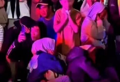 Emak-emak Ini Ajak Anaknya yang Masih Balita Nonton Sound Horeg (lambeturah.co.id)