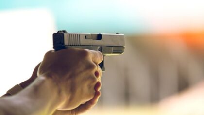 Ilustrasi pistol (detik.com)