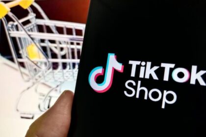 TikTok Shop Bakal PHK Ratusan Karyawan di Indonesia Usai Merger dengan Tokopedia (detik.com)