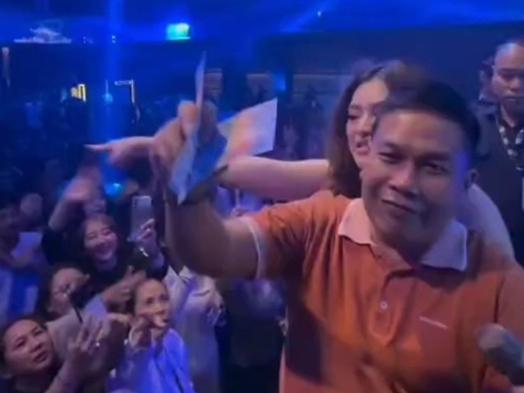 Kades di Cirebon Terciduk Sawer Uang di Klub Malam (lambeturah.co.id)