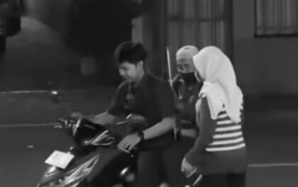 Pria Ini Antar Kakek ke RS Untuk OP Jantung (Lambeturah.co.id)