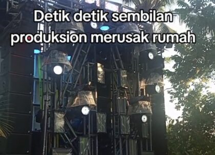 salah satu genteng rumah warga di Kabupaten Pati ambruk akibat getaran dari karnaval sound horeg (Lambeturah.co.id)