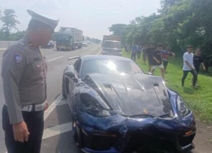 Kecelakaan supercar Porsche dengan Toyota Rush terjadi di KM 761A Tol Porong-Sidoarjo (Lambeturah.co.id)