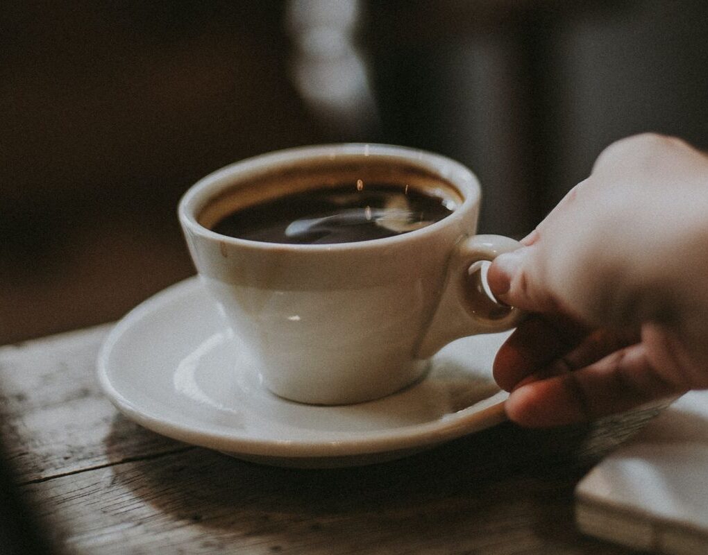 Ilustrasi minum kopi (Kompas.com)