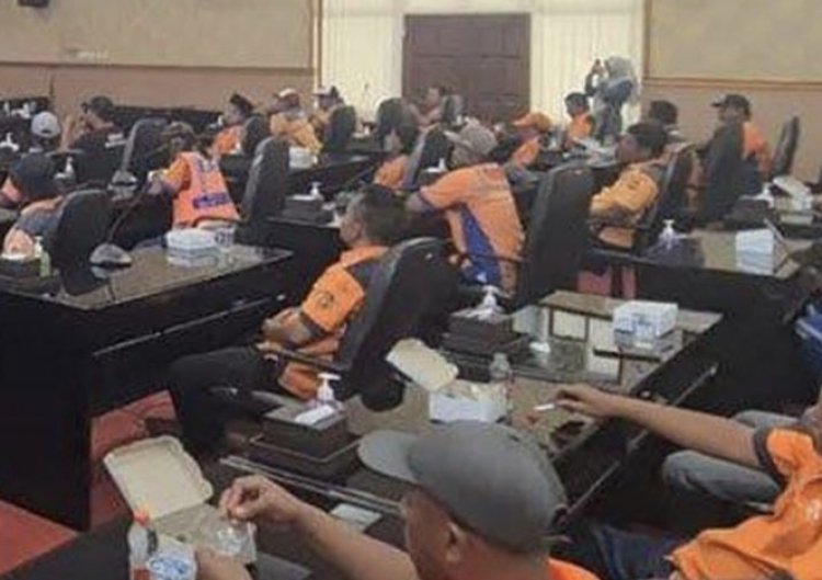 Pemerintah Kota (Pemkot) Blitar menegaskan bakal menertibkan juru parkir (Lambeturah.co.id)