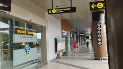 Erupsi Gunung Lewotobi Lumpuhkan Penerbangan di Bandara Komodo, 12 Jadwal Dibatalkan