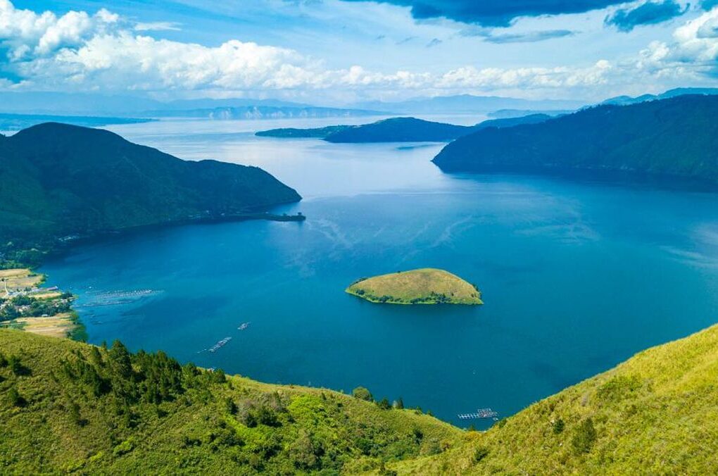 Cuaca Ekstrem Landa Sumut, BMKG dan KSOPP Larang Pelayaran di Danau Toba