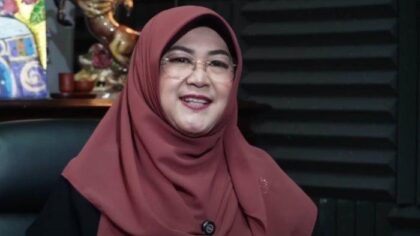 Dokter Tifa Tantang Jokowi Tunjukkan Ijazah Asli, Tak Takut Penjara Tapi Minta Belas Kasihan!