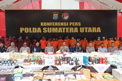 Kapolda Sumut Irjen Pol Whisnu memberikan keterangan. (Istimewa