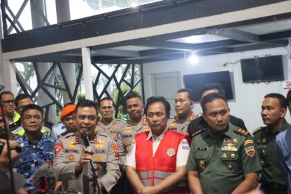 Kapolda Sumut bersama dengan Pangdam I BB dan perwakilan dari Otoritas Bandara.(istimewa)