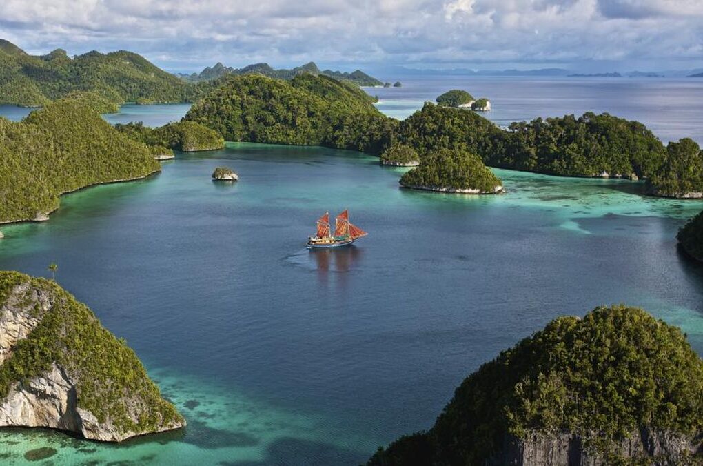 Kawasan Wisata Alam Raja Ampat Dikepung Tambang Nikel, Menteri Pariwisata Angkat Suara