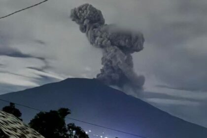 Erupsi Gunung Semeru Kolom Letusan 700 Meter, Status Masih Waspada