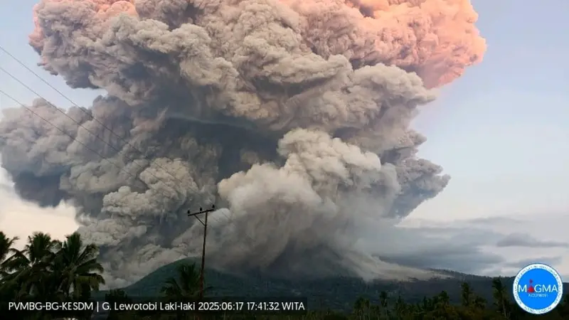Gunung Lewotobi Meletus Hebat, Warga Flores Timur Diminta Waspada Bahaya Erupsi