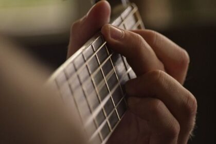 Lirik dan Arti Lagu Maria, Kisah Pria Batak Menanti Cinta yang Pergi!