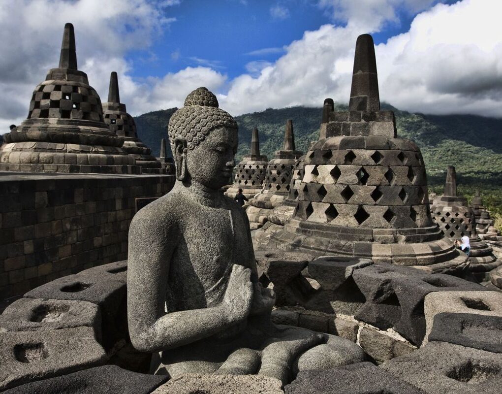Mengungkap Mitos Kunto Bimo dan Dampaknya pada Candi Borobudur
