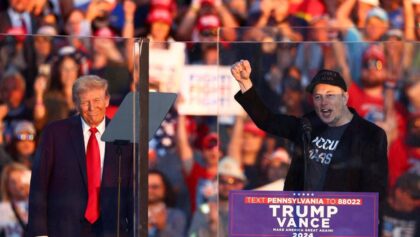 Perang Terbuka Trump vs Elon Musk, Saham Tesla Rontok Rp 2.400 Triliun