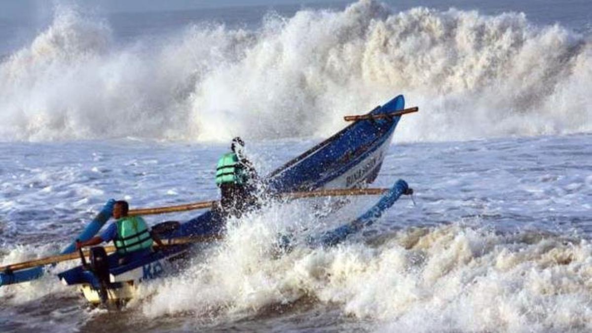 Peringatan Gelombang Tinggi di Perairan Nias, BMKG Imbau Nelayan Waspada