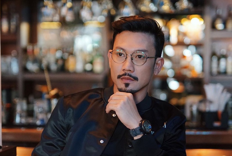 Profil Denny Sumargo, Podcaster Sukses dengan Karier Cemerlang