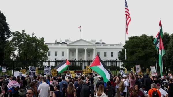 Warga AS Tolak Perang Iran Israel, Desak Trump Tidak Kirim Bantuan Militer