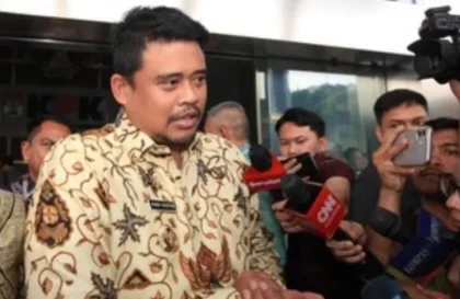 Gubernur Sumut, Bobby Nasution buka suara terkait Kadis PUPR, Topan Obaja Putra Ginting terjaring OTT KPK, Senin, 30 Juni 2025. (Lombokpost.id/dirwan prima)