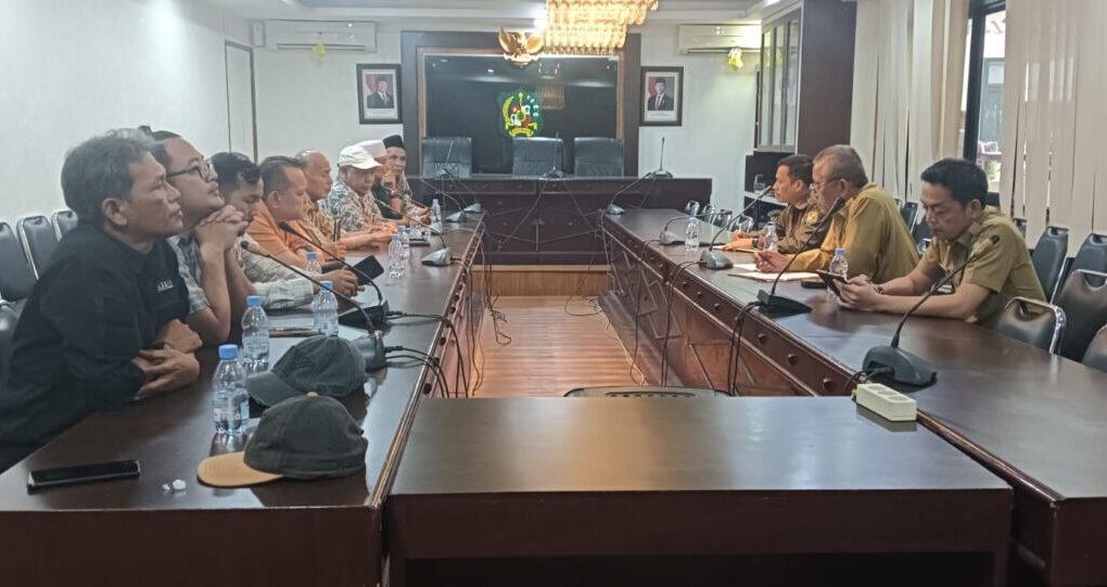 Pertemuan antara pedagang Pasar Pusat Pasar Medan dan Pemko di Balai Kota Medan. BP/ist