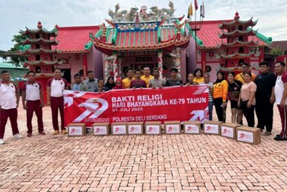 Kepolisian menggelar bakti sosial.(istimewa)