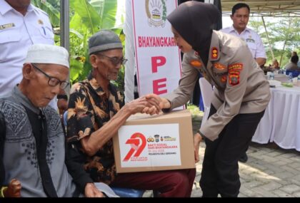 Polresta Deli Serdang menggelar aksi sosial menjelang hut Bhayangkara.(istimewa)