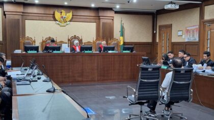 Tangis Penyesalan Zarof Ricar Usai Dituntut 20 Tahun Penjara karena Gratifikasi