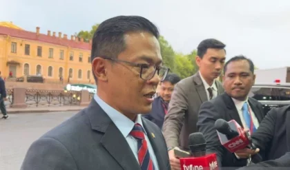 Evakuasi WNI di Iran Terkendala Jalur Udara, Pemerintah Indonesia Siapkan Opsi Darat
