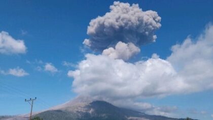 Aktivitas Magma Gunung Lewotobi Laki-Laki Meningkat, Potensi Erupsi Eksplosif Diwaspadai