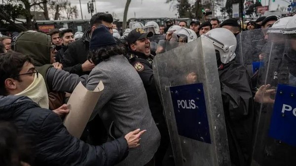 Bentrokan di Istanbul Pecah Usai Kartun Nabi Muhammad Penuh Kontroversi Terbit