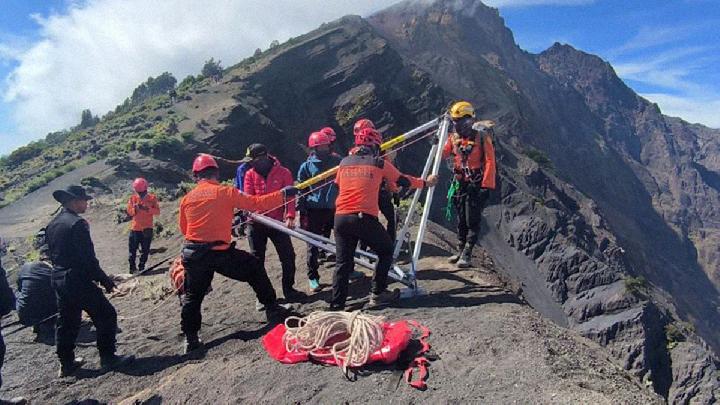 Pemandu Gunung Rinjani Diblacklist Usai Pendaki Asal Brasil Jatuh ke Jurang