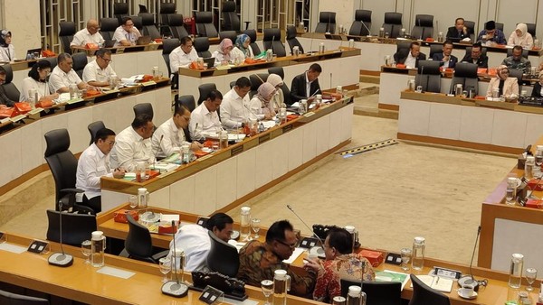 Mentan Bongkar Pengoplosan Beras SPHP, Negara Rugi Rp10 Triliun
