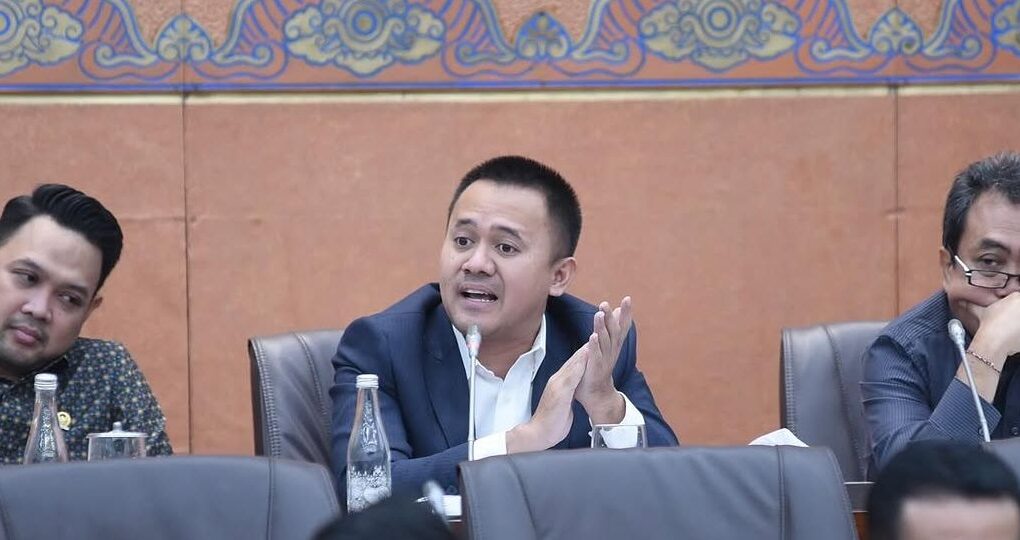 Pajak Amplop Kondangan Disorot DPR, Mufti Anam: Rakyat Keringat Dingin