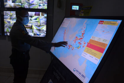 BNPB Imbau Warga di 6 Provinsi Waspadai Tsunami, Pantai Harus Dikosongkan