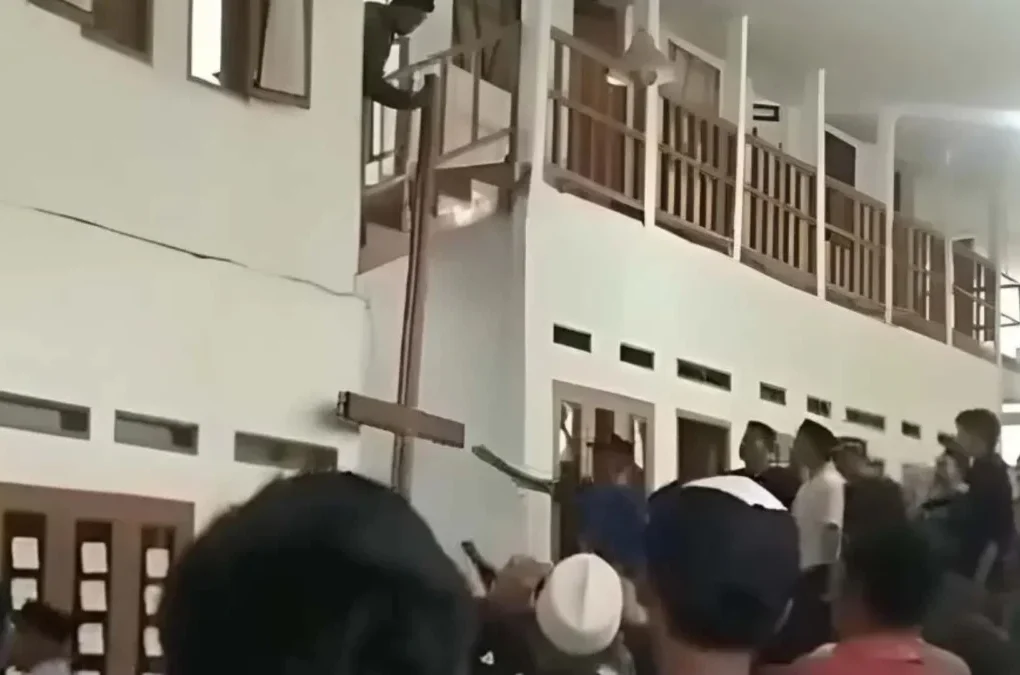 Viral Perusakan Rumah Ibadah Diduga Gereja di Sukabumi