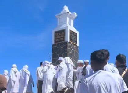 Viral Ritual Bulan Suro di Puncak Gunung Lawu, Polisi: Sudah Koordinasi dengan Perhutani