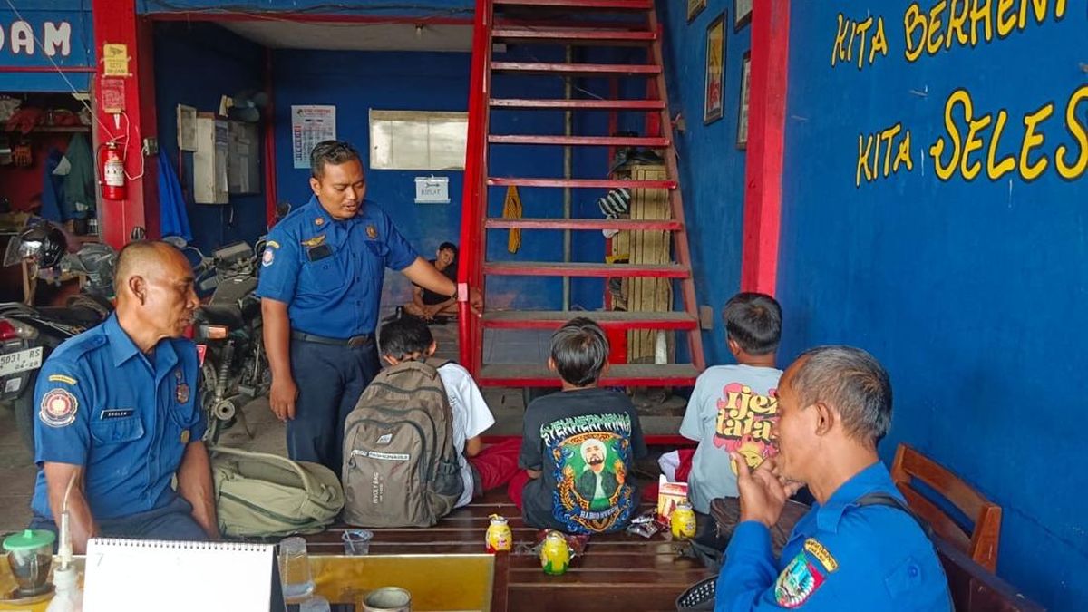 Santri SD di Jombang Kabur dari Ponpes karena Dibully, Ditemukan Damkar di Atas Becak