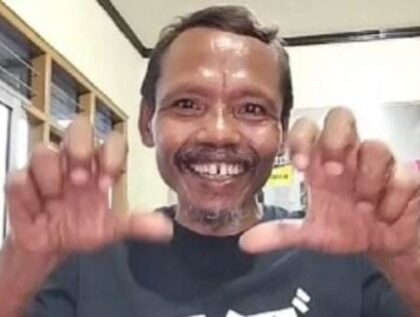 Viral di TikTok, Sumanto Eks Kanibal Hebohkan Netizen Lewat Tren "Dame Un Grrr"