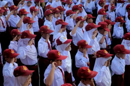 Libur 17 Agustus 2025 Jatuh Hari Minggu, Apakah Anak Sekolah Tetap Masuk?