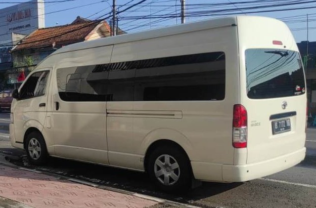 Kenapa Rentcarwithprivatedriver.com Cocok untuk Traveler Lokal maupun Mancanegara