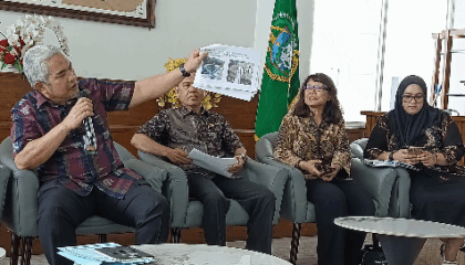Kepala Dinas Kelautan dan Perikanan Provinsi Sumut, Supryanto memberikan keterangan kepada sejumlah awak media.(istimewa)